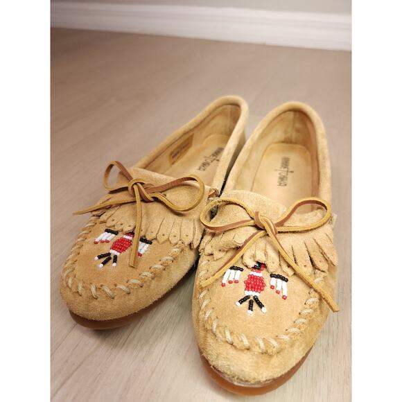 Minnetonka Suede Moccasins with Beaded Design – Size 9.5 Narrow, Classic Style - Picture 14 of 14